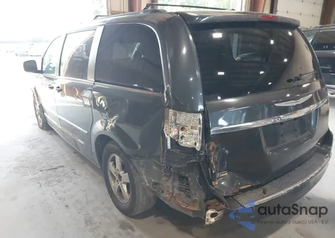 2011 Chrysler Town & Country Touring z USA, uszkodzony, nr VIN 2A4RR5DG9BR708610